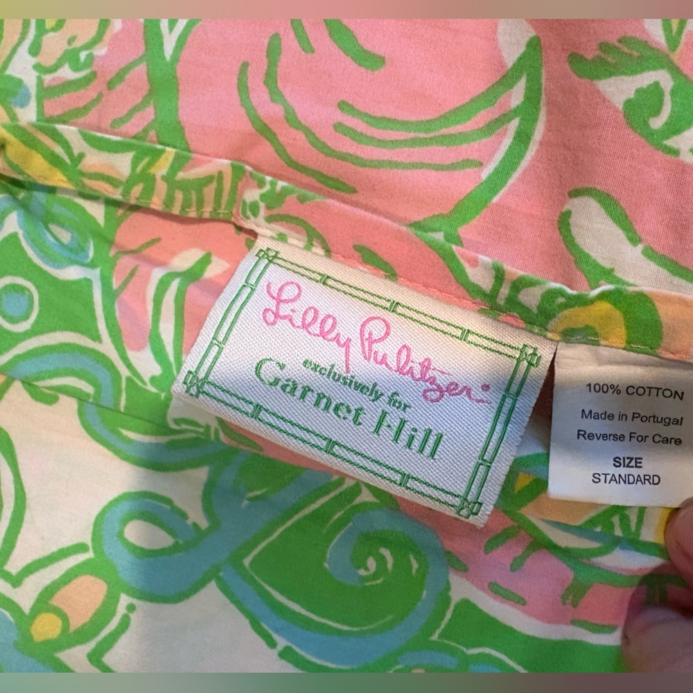 Lilly Pulitzer Chin Chin Print (2 Standard Shams) - Picture 2 of 2
